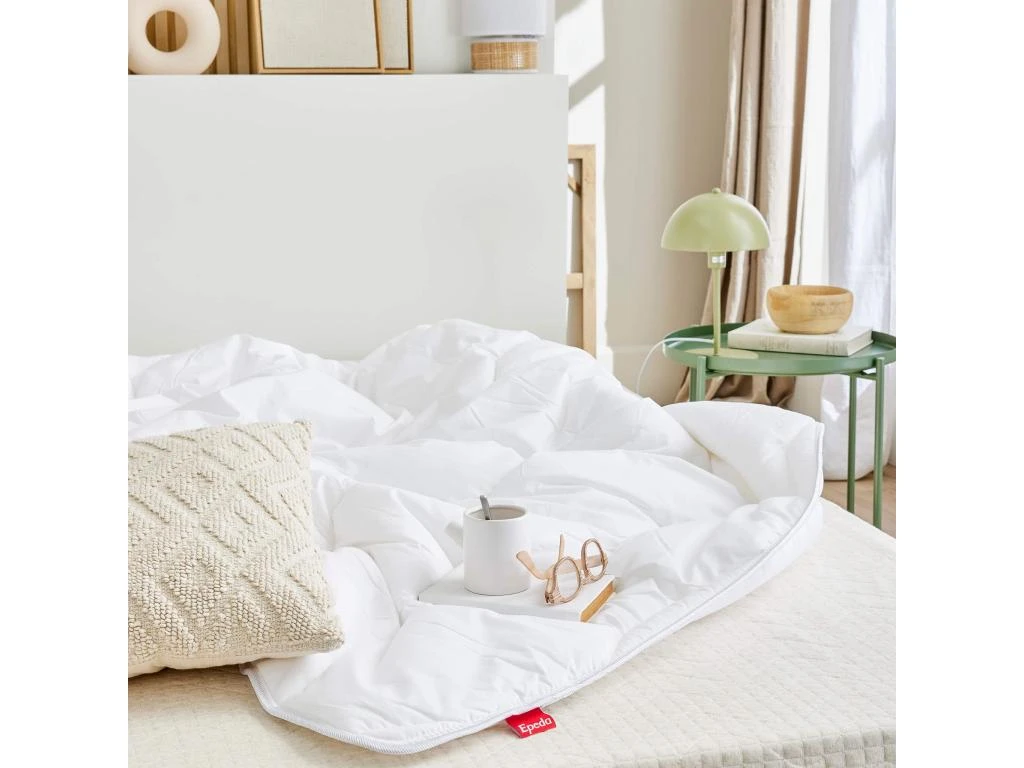 Couette Epeda Aloe Vera Mi-saison Anti-acariens 140x200 2 Couette Epeda Aloe Vera Mi-saison Anti-acariens 140x200 – Image 2